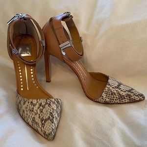 🔥Dolce Vita tan/snakeskin Kana Pumps🔥